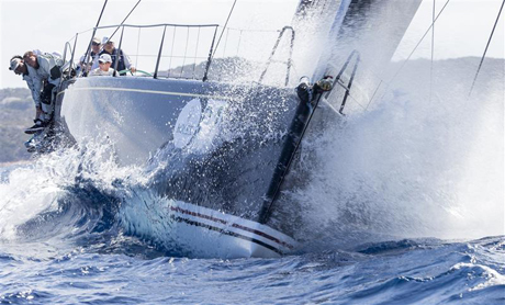 Hap Fauth steered Bella Mente to a win in the 2015 Rolex Maxi 72 World Championship. (Photo Credit: Rolex/Carlo Borlenghi)