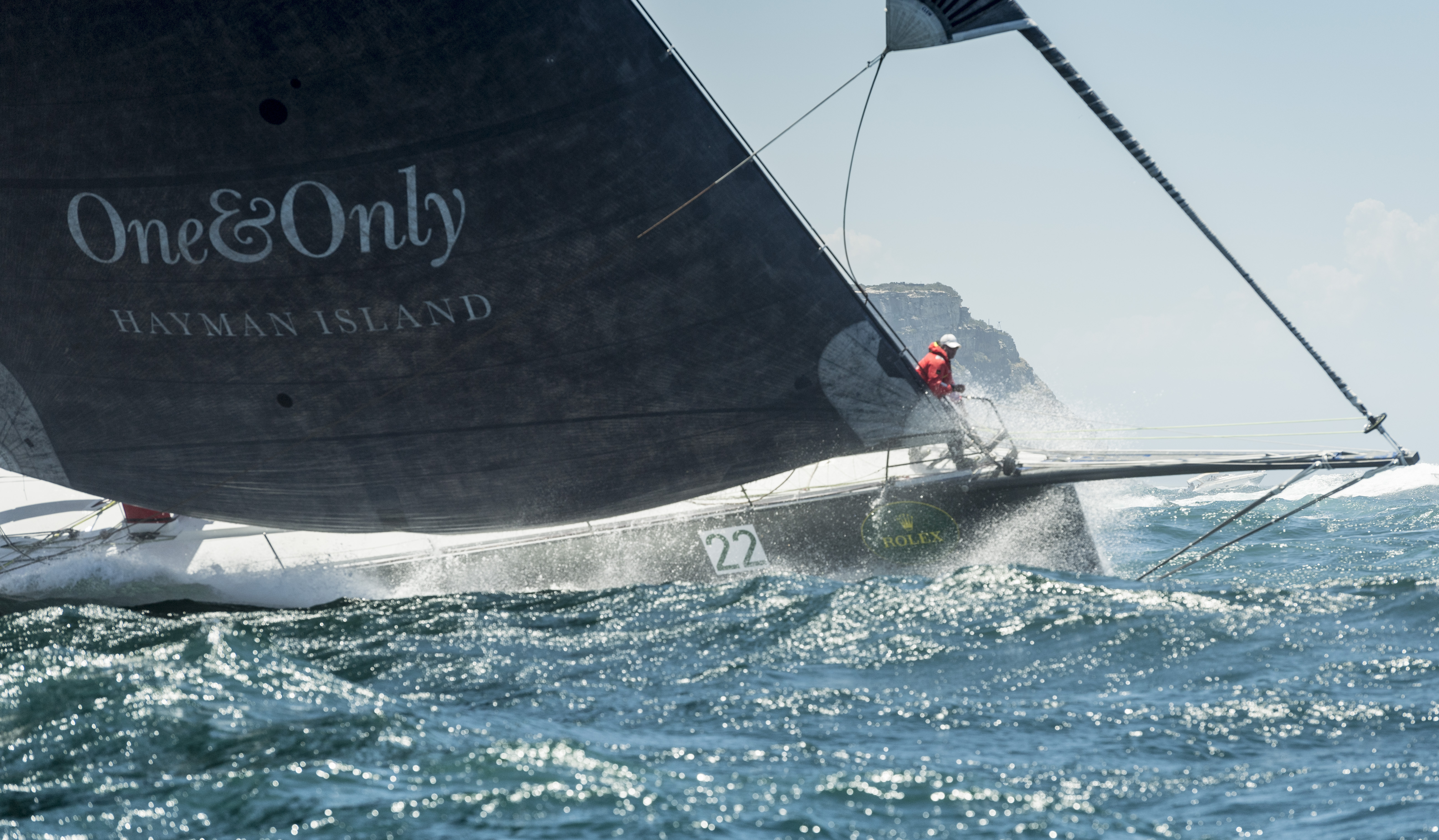 100-ft Maxi SCALLYWAG making strong progress following the 2016 Rolex Sydney Hobart race start