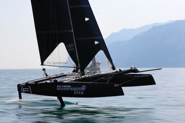 Flying Phantom Essentiel - McConaghy Boats