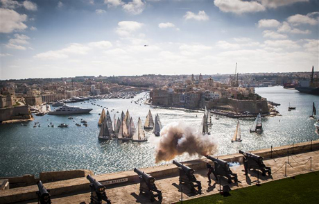 Start of the 33rd Rolex Middle Sea Race (Group 4 - Blue) from Saluting Battery